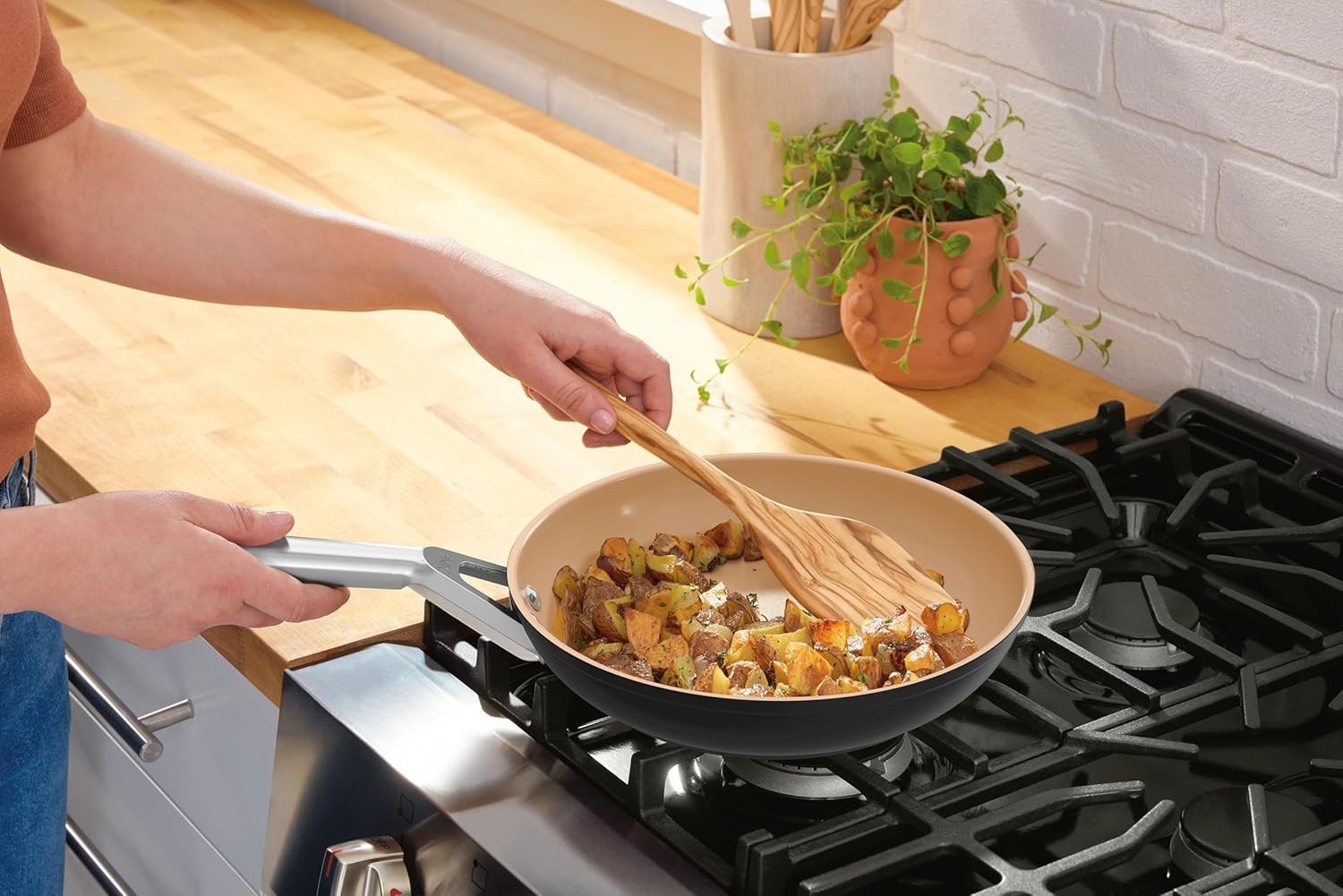 30cm Terracota & Black Ceramic Non-Stick Frying Pan – Induction & Oven Safe