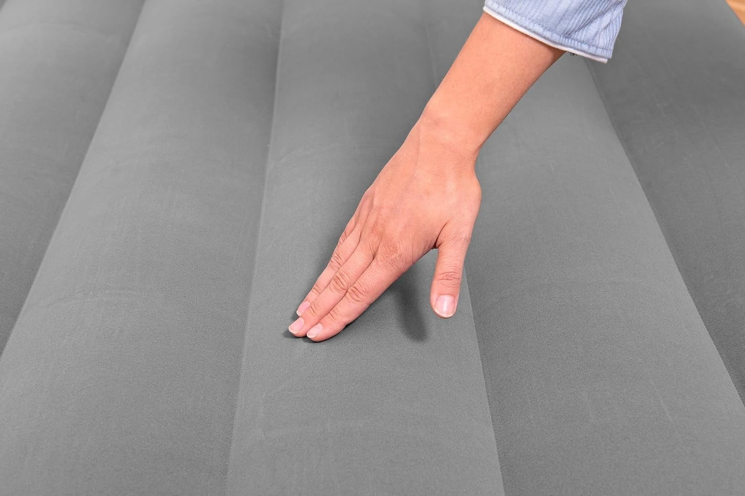 Queen Air Mattress with Built-In Pump, Flocked Pillow, 2.03x1.52x0.46m Comfort