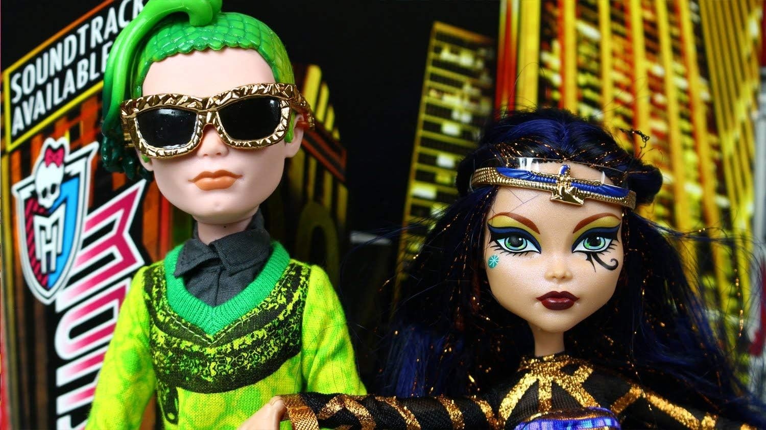 Two Pack Fashion Dolls Musical City Outfit Accessories Articulated