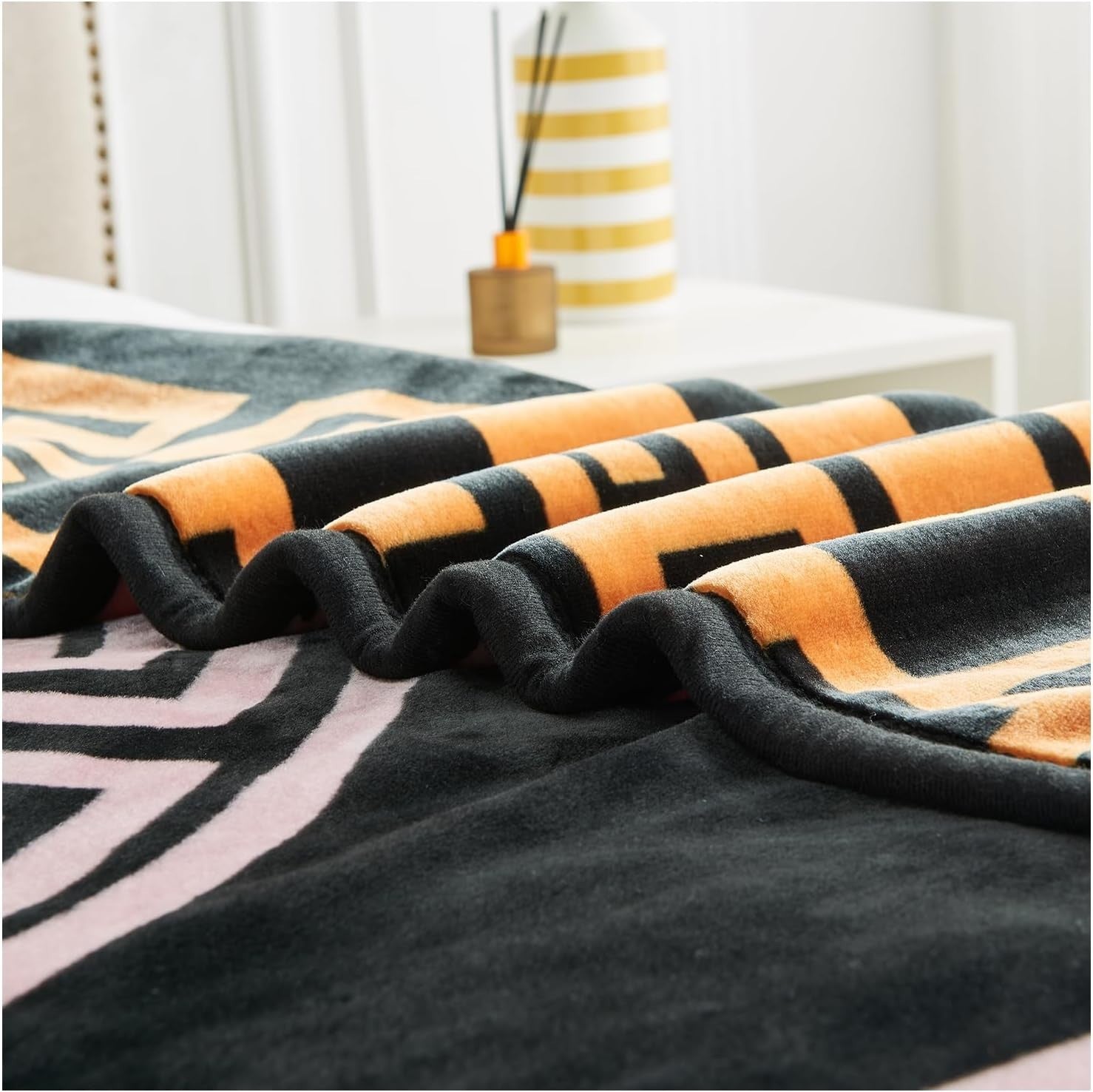 Greek Key 4kg Sherpa Weighted Blanket 200x240cm King Size Bed Throw XL