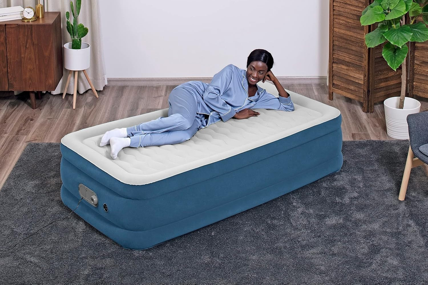Inflatable Twin Air Mattress with Built-in Pump | 75" x 38" x 18" Comfort Bed