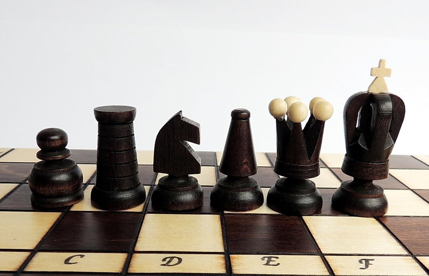 31cm Wooden Travel Chess Set with Red Felt Interior & Handcrafted Pieces