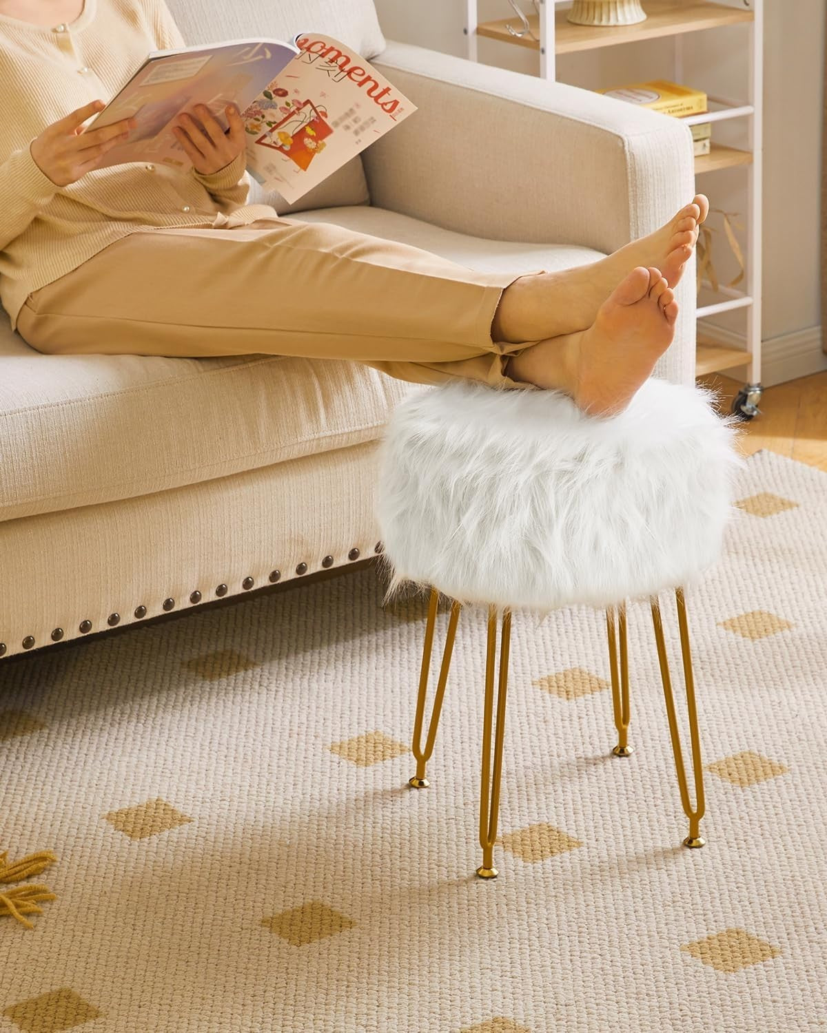 White Round Vanity Stool with Storage – Soft Furry Seat & Metal Legs