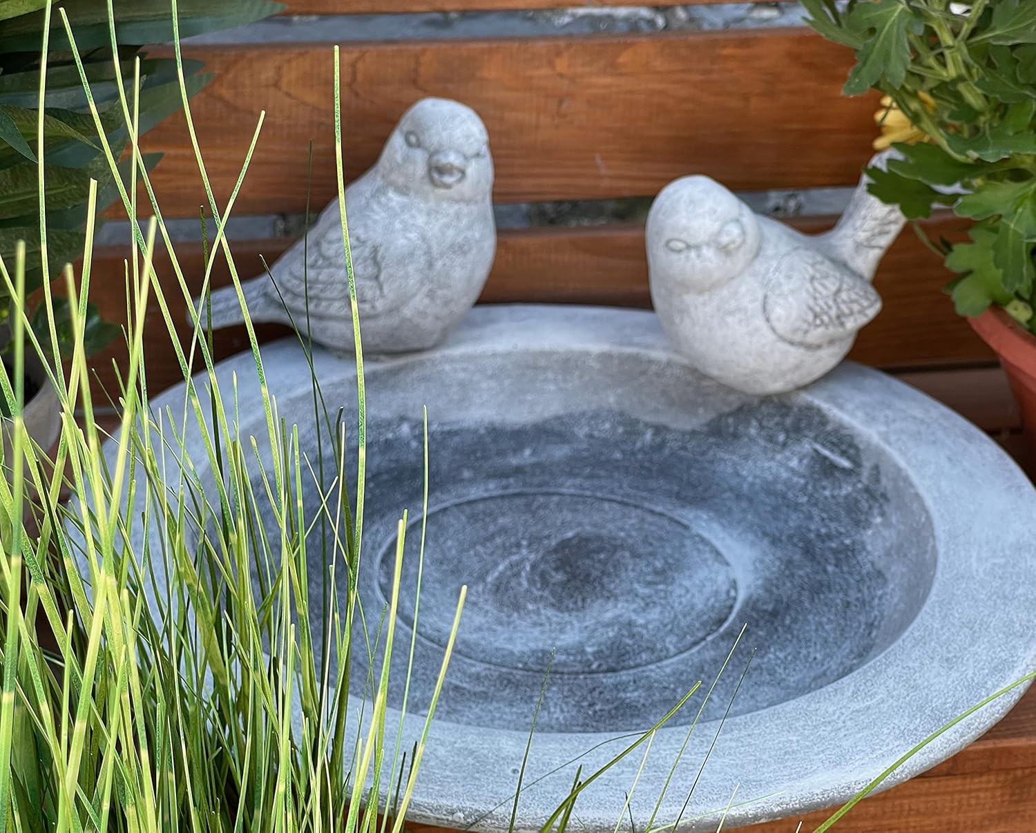 Stone Bird Bath Plate with 2 Birds Frost-Proof Garden Ornament 32cm