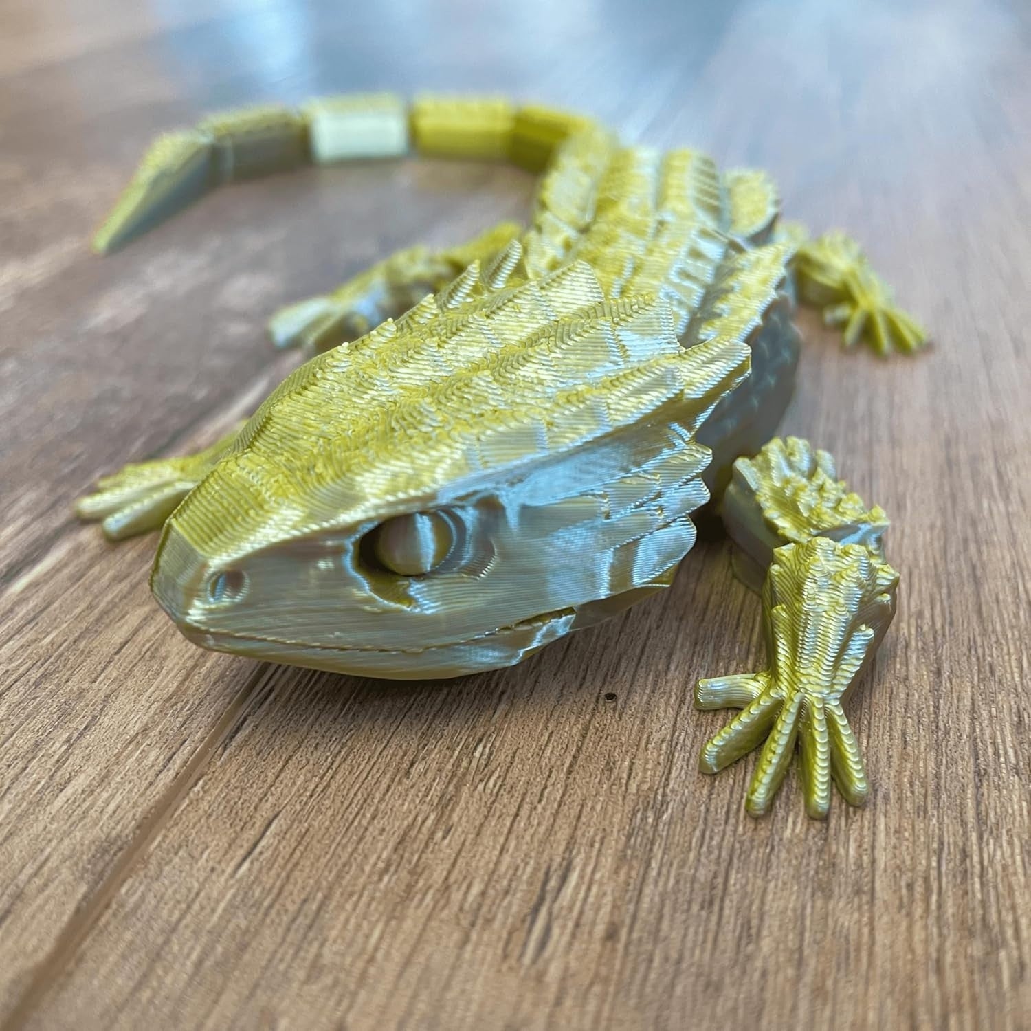 Golden Lizard Fidget Articulated Colour Changing Sensory Toy