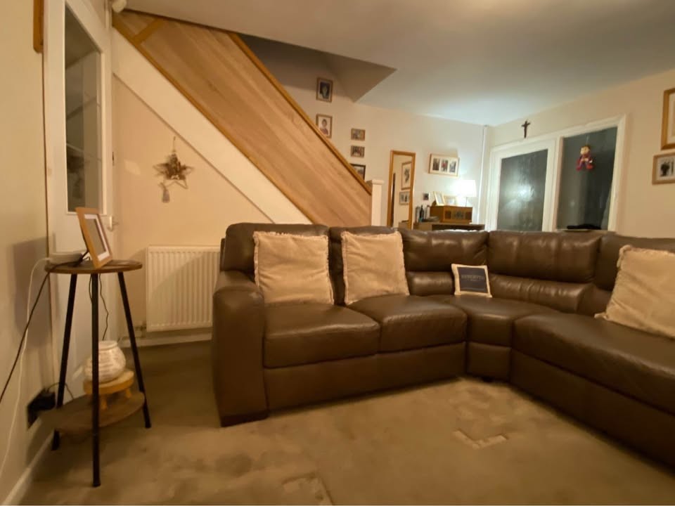 Excellent Brown Leather Corner Sofa (PTP)