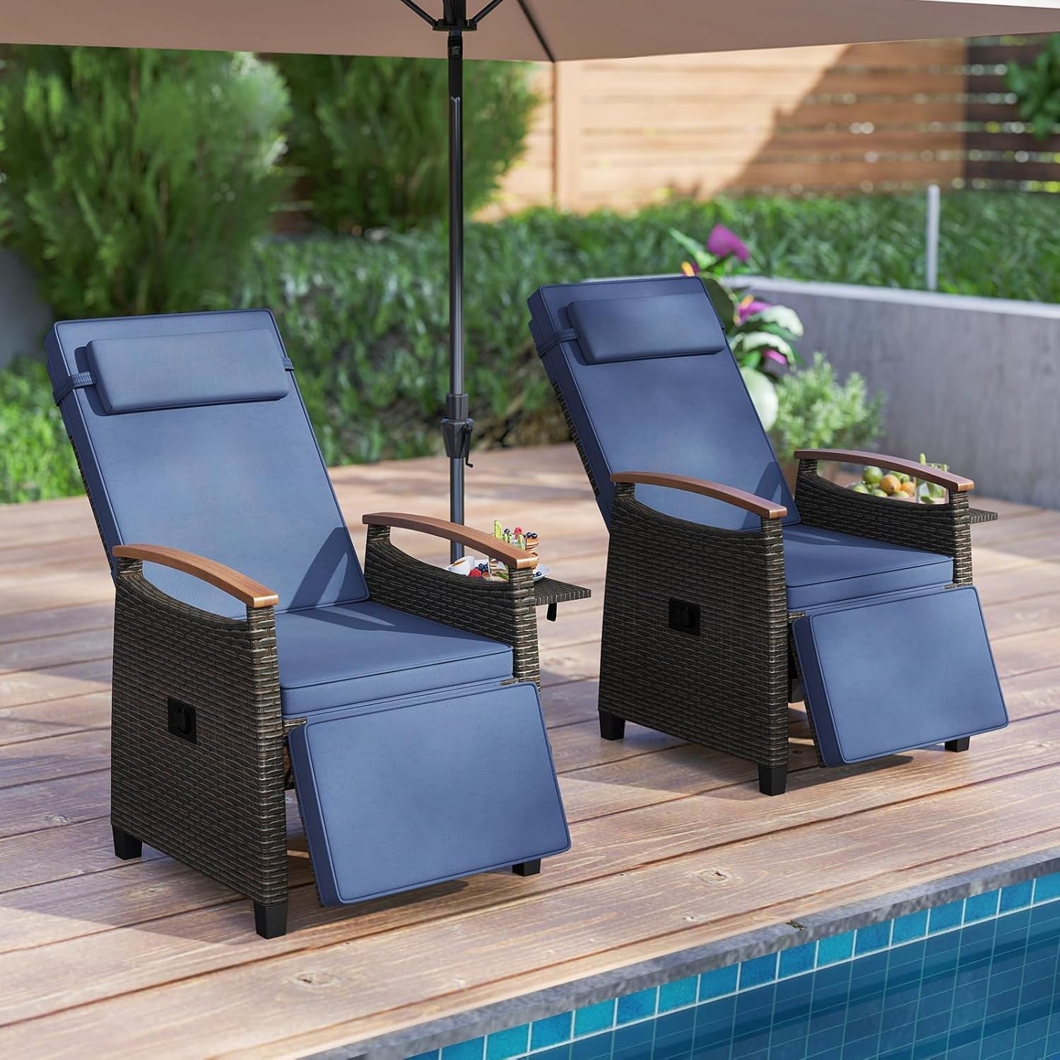 Adjustable Rattan Recliner Chair Cushioned Sun Lounger with Footrest