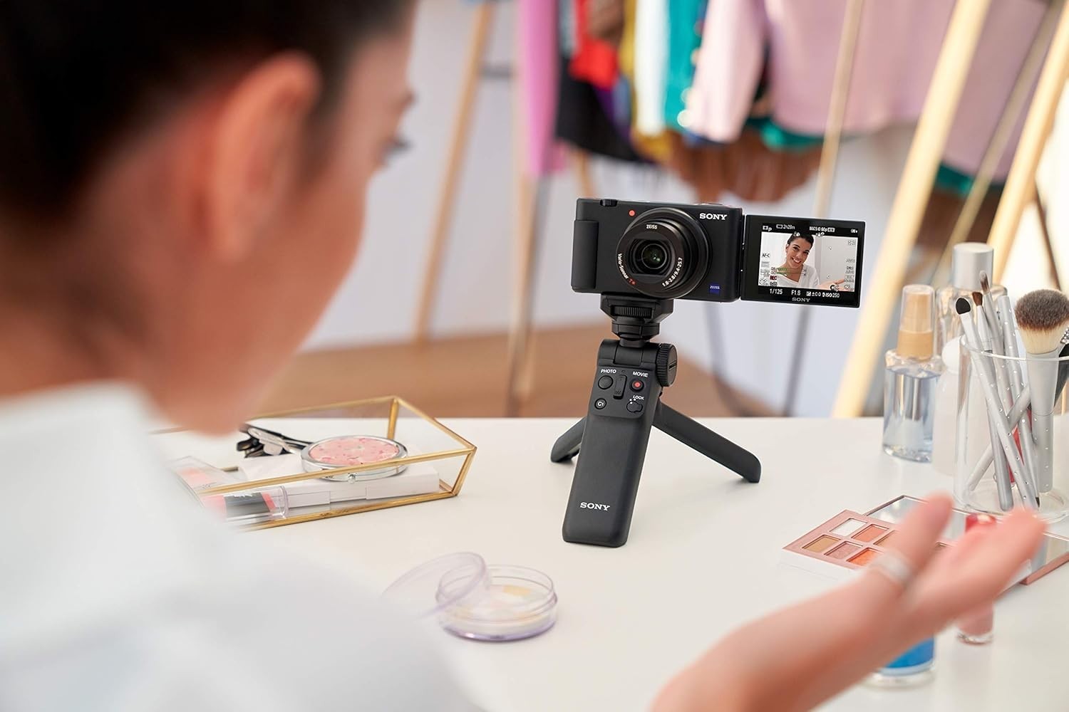 4K Vlogging Camera Vari Angle Screen 20.1MP WiFi Compact Cam
