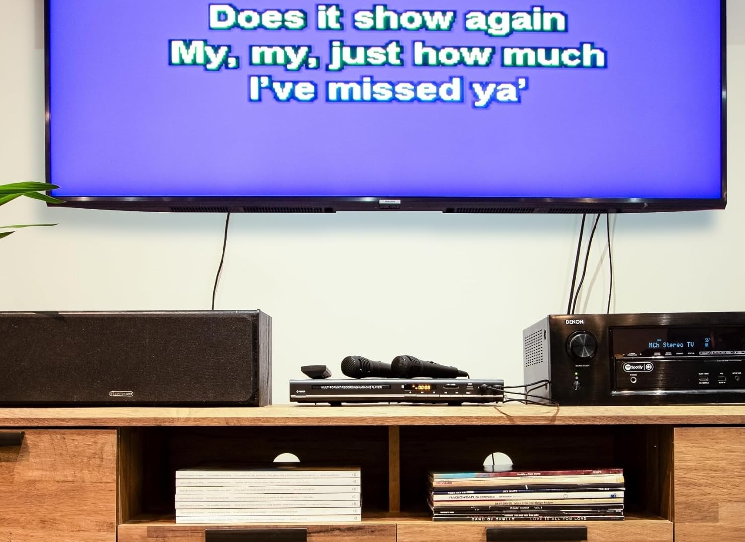 Karaoke Machine CDG DVD Player 2 Mics 200 Songs Echo SD Record