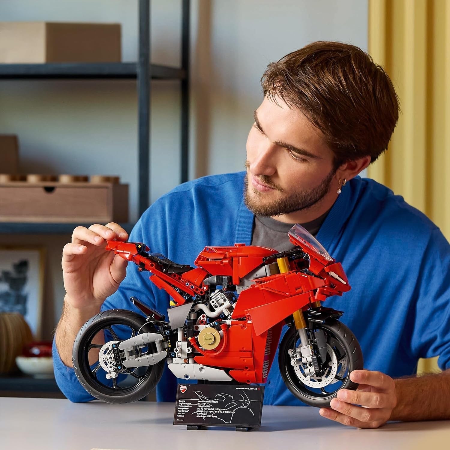 High-Performance Racing Motorcycle Model Kit | 3-Speed Gearbox & Digital Build