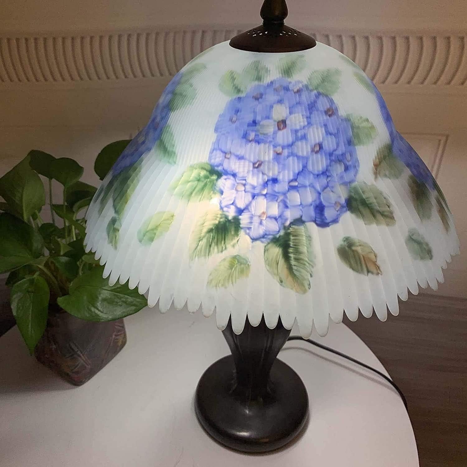 Hand-Painted Hydrangea Table Lamp, Stained Glass Shade, 35x49x36 cm