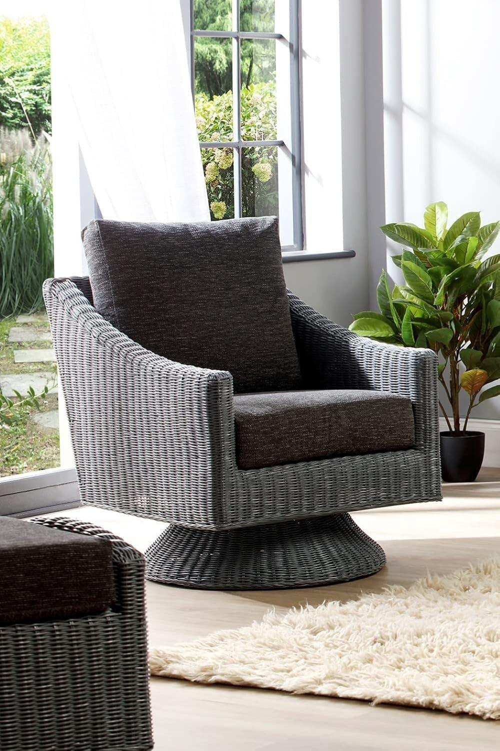 Large Swivel Rattan Armchair with Cushions Indoor Cane Lounge Chair 360°