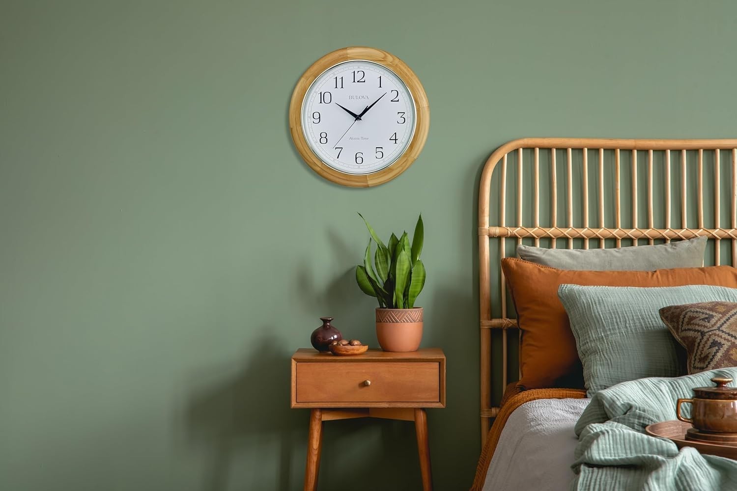 Atomic Analog Wall Clock Quartz Battery Operated Auto Time Set Natural Wood