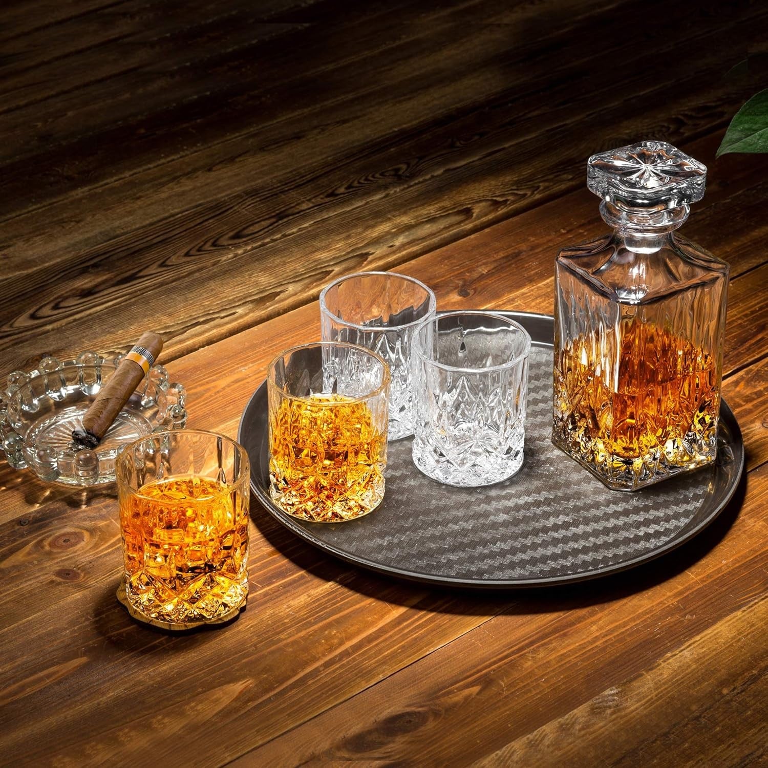 Crystal Whisky Decanter Set 750ml with 4 Glasses Luxury Gift Box 5-Piece