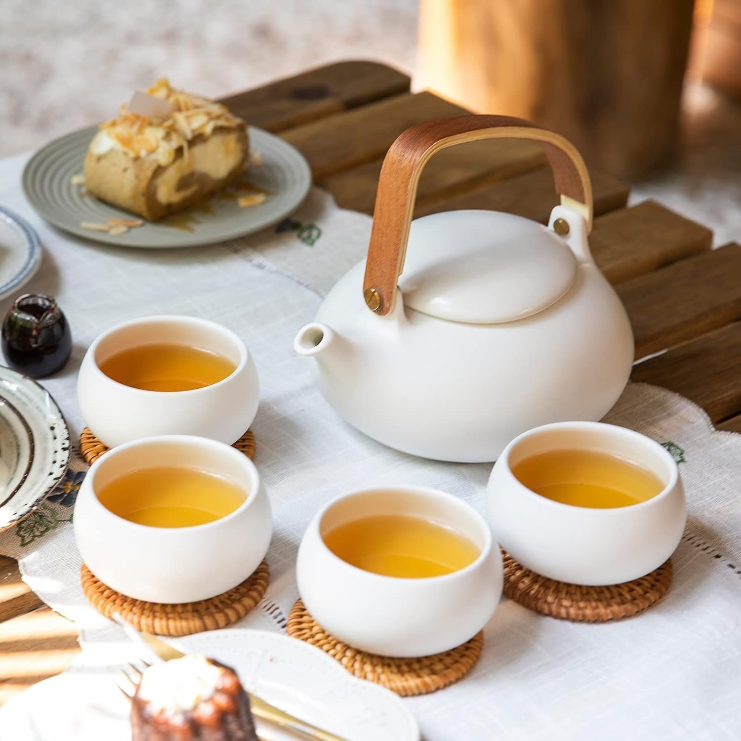 Japanese Tea Set 800ml Ceramic Teapot Infuser 4 Cups Matte White