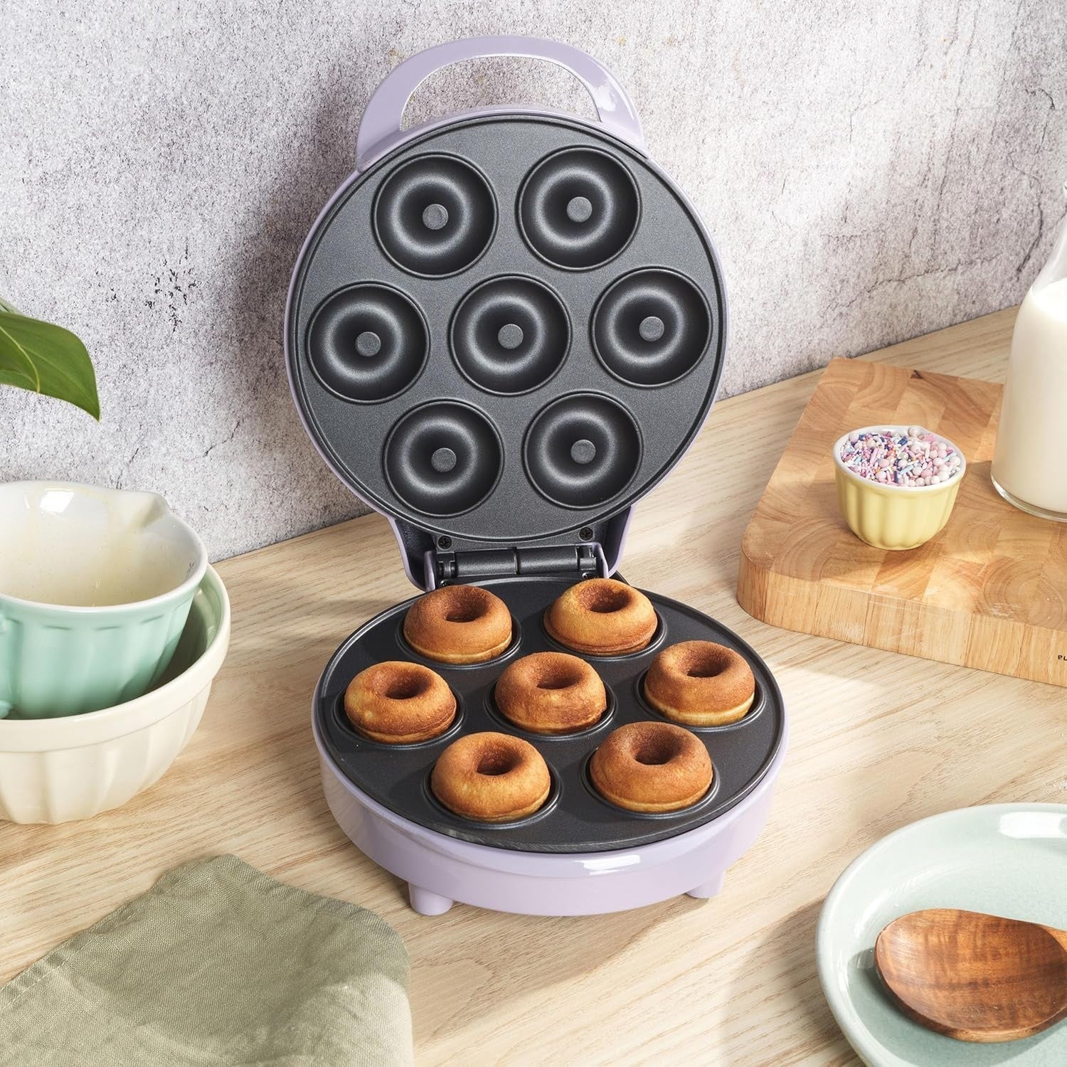 Mini 7-Donut Maker Non-Stick Breakfast Machine | 1000W Easy Clean