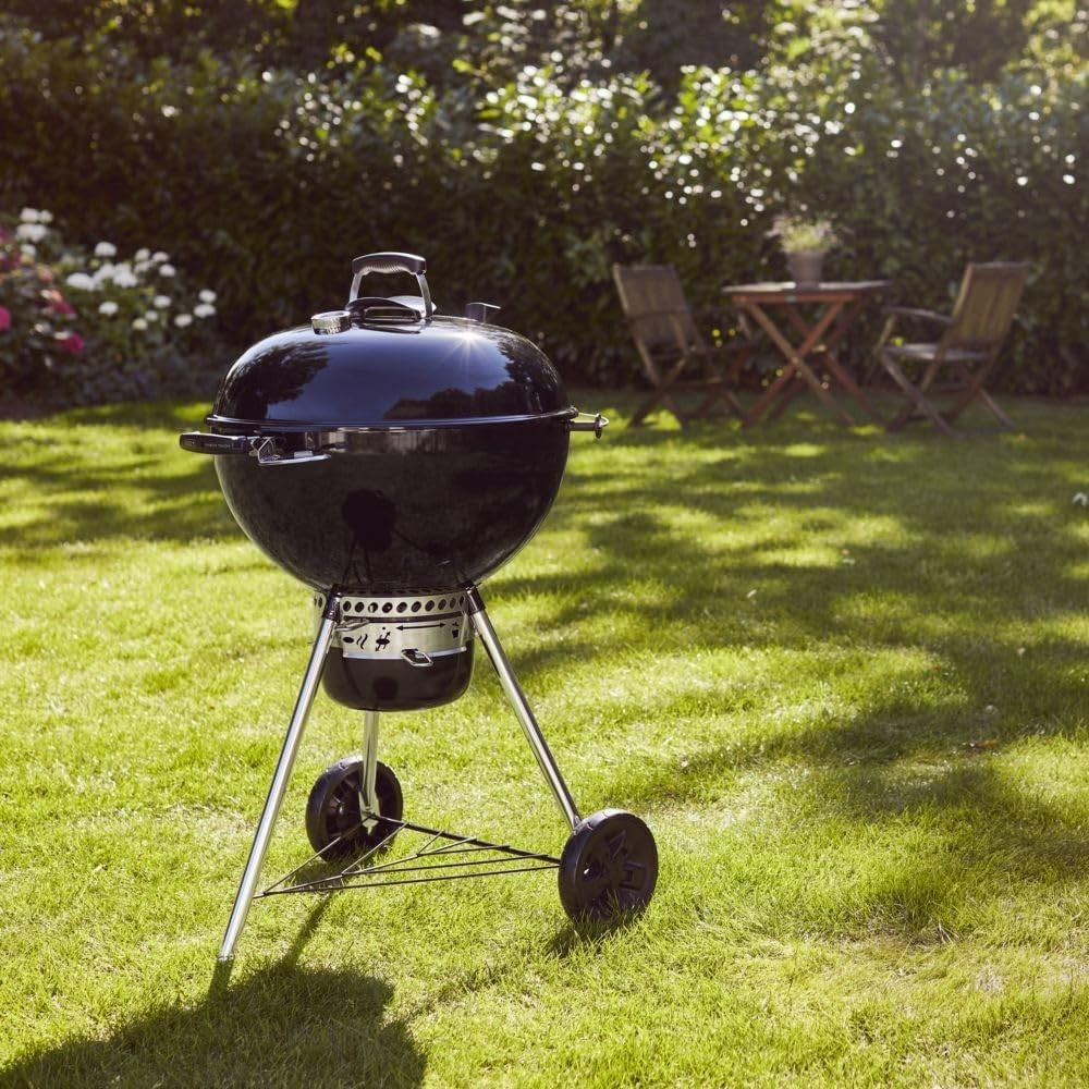 57cm Charcoal Kettle BBQ Grill with Folding Gourmet Grate & Porcelain-Enamel Lid