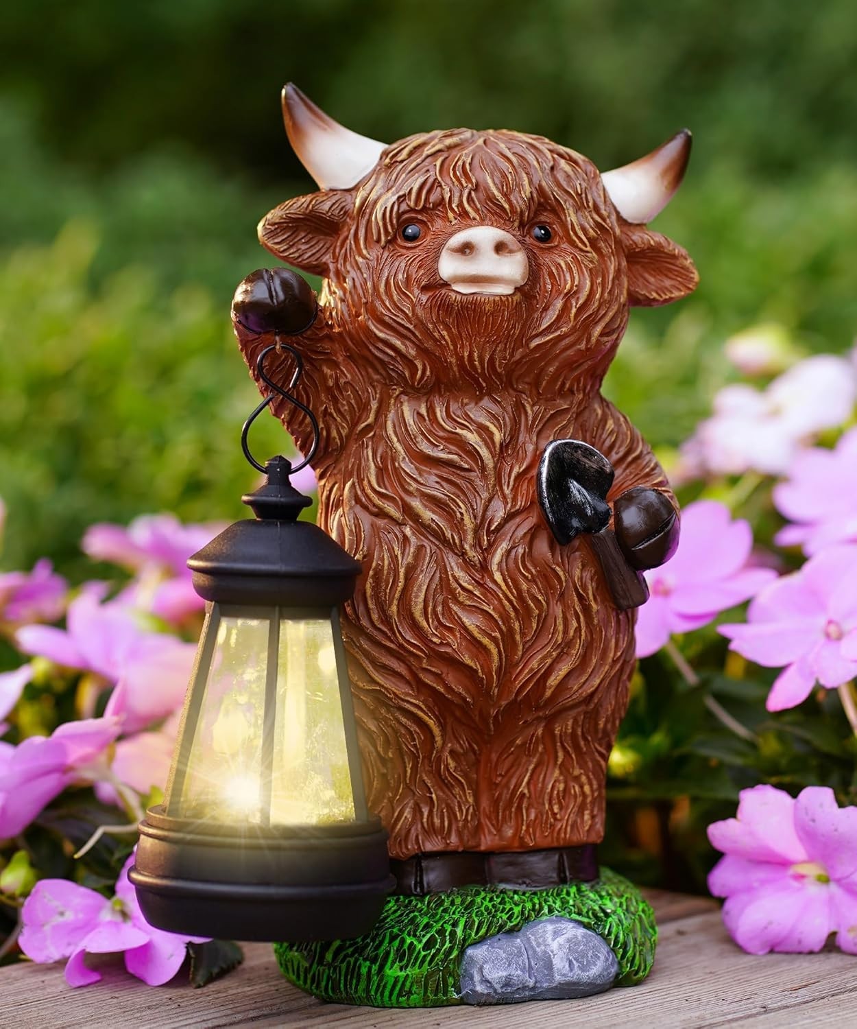 Solar Highland Cow Garden Ornament Lantern | Outdoor Resin Statue Patio Lawn