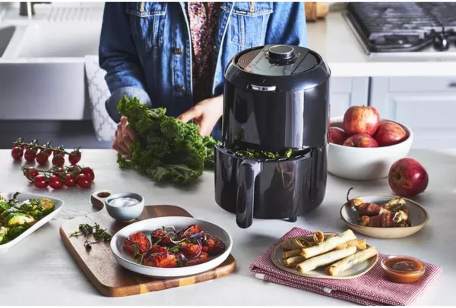 Compact Air Fryer 0.6kg | Energy-Saving Crisp Cooking | 1300W | Low-Oil