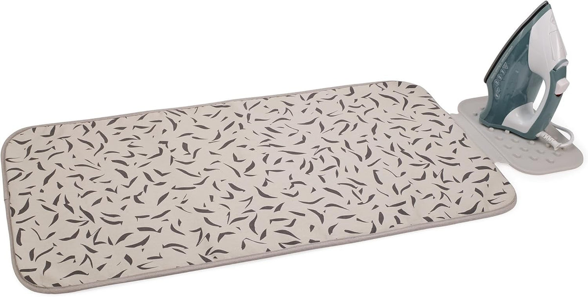 Foldable Ironing Mat Heat Resistant Non Slip with Silicone Iron Rest 90x47cm