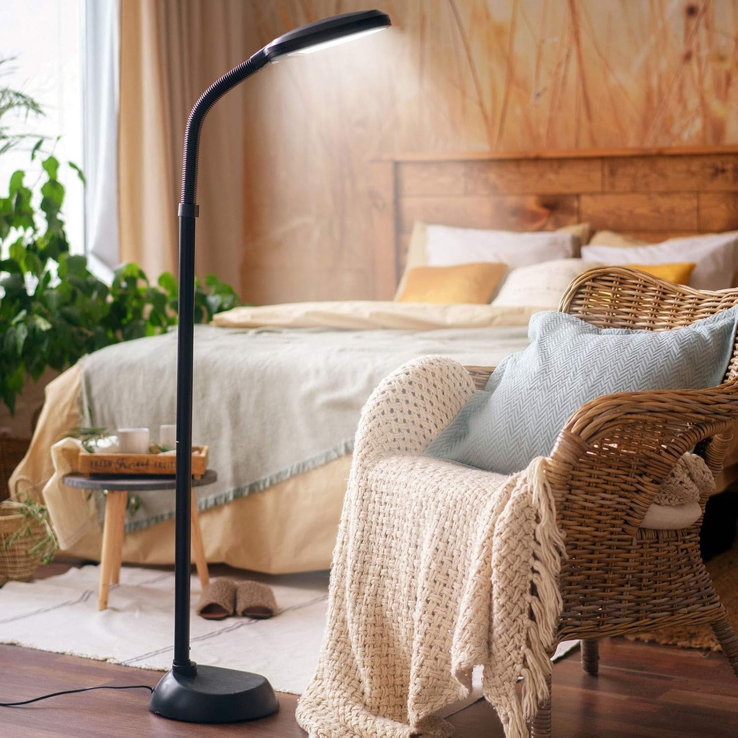 Natural Daylight LED Floor Lamp 12W Adjustable Brightness for Reading