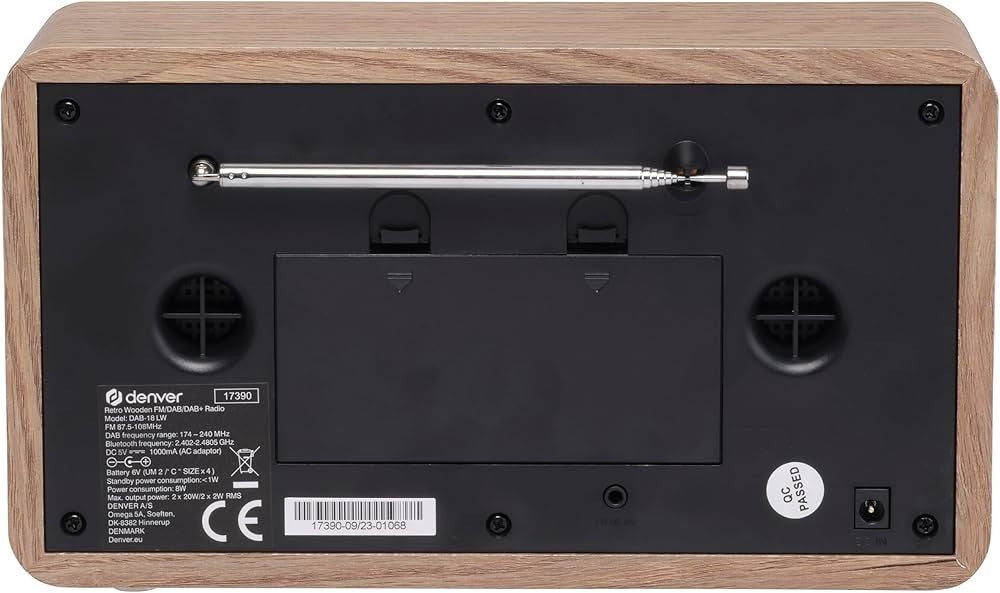 Retro DAB/DAB+ & FM Bluetooth Radio with Dual Alarm & AUX Input – Light Wood Fin