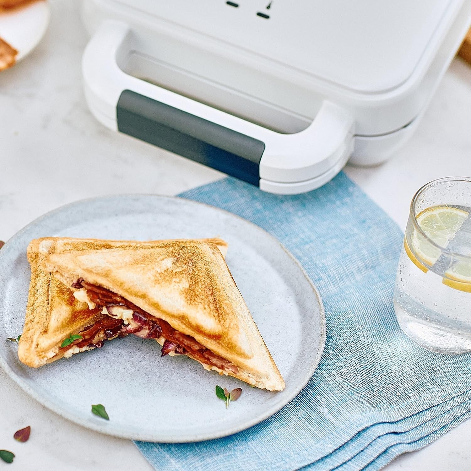 Deep Fill 2-Slice Toastie Maker with Non-Stick Plates & Quick 5-Min Cook