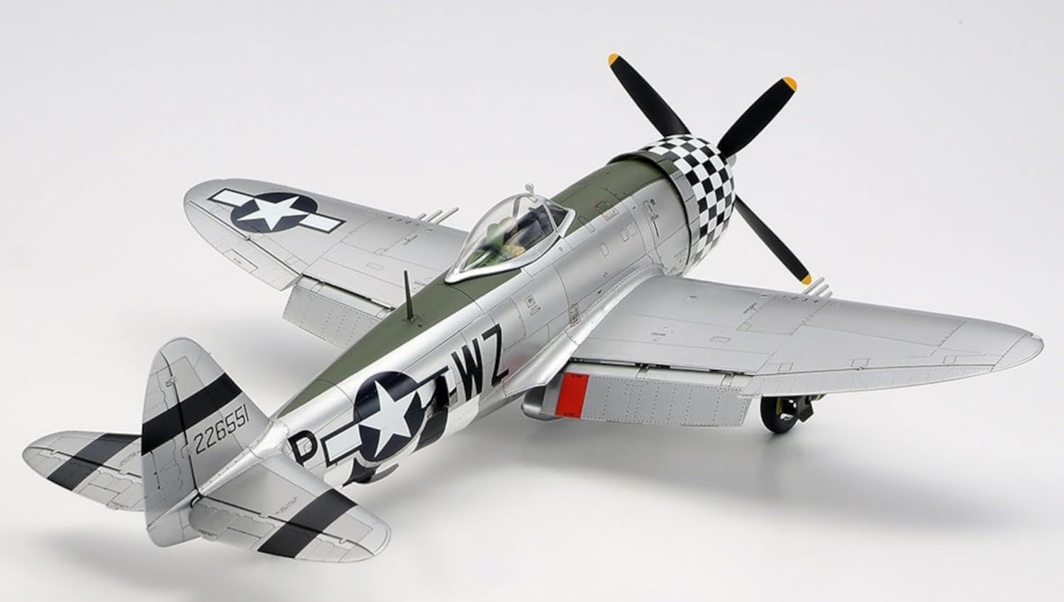 WWII P-47D Thunderbolt 1:48 Scale Fighter Model Kit | Razorback US Aircraft