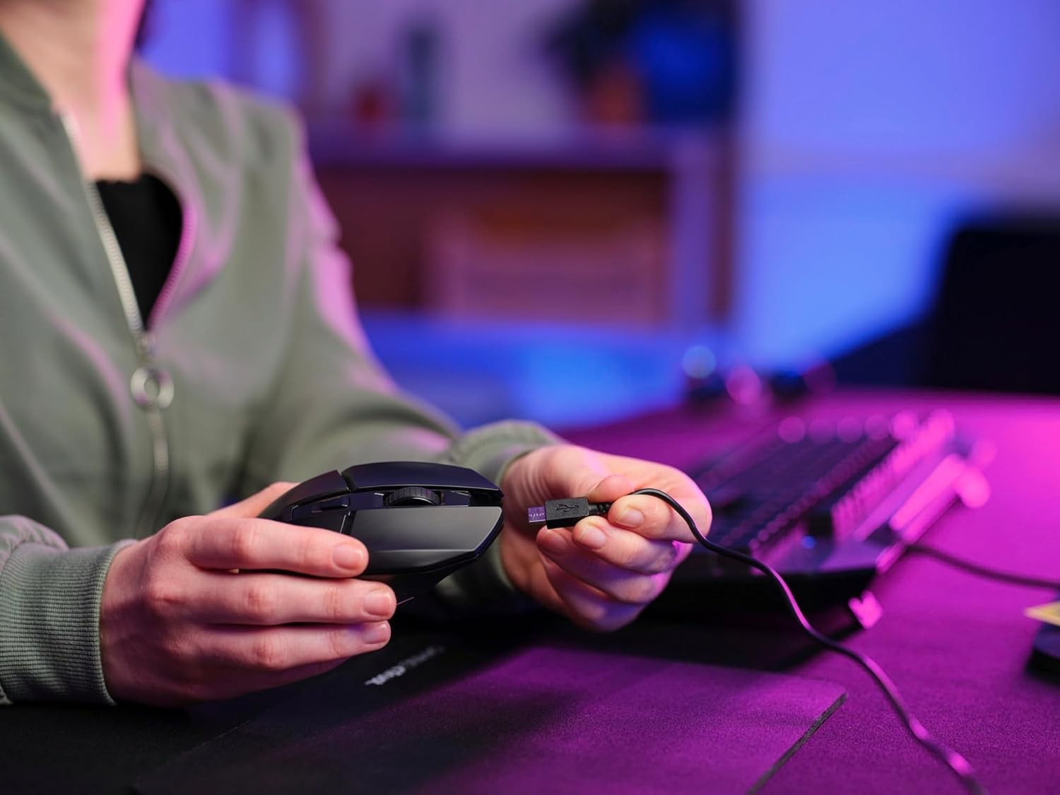 Rechargeable RGB Gaming Mouse Wireless 4800 DPI 6 Button Black