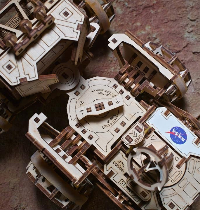 3D Mars Rover Puzzle Model with Spring Drive & Functional Storage – 562 Pcs