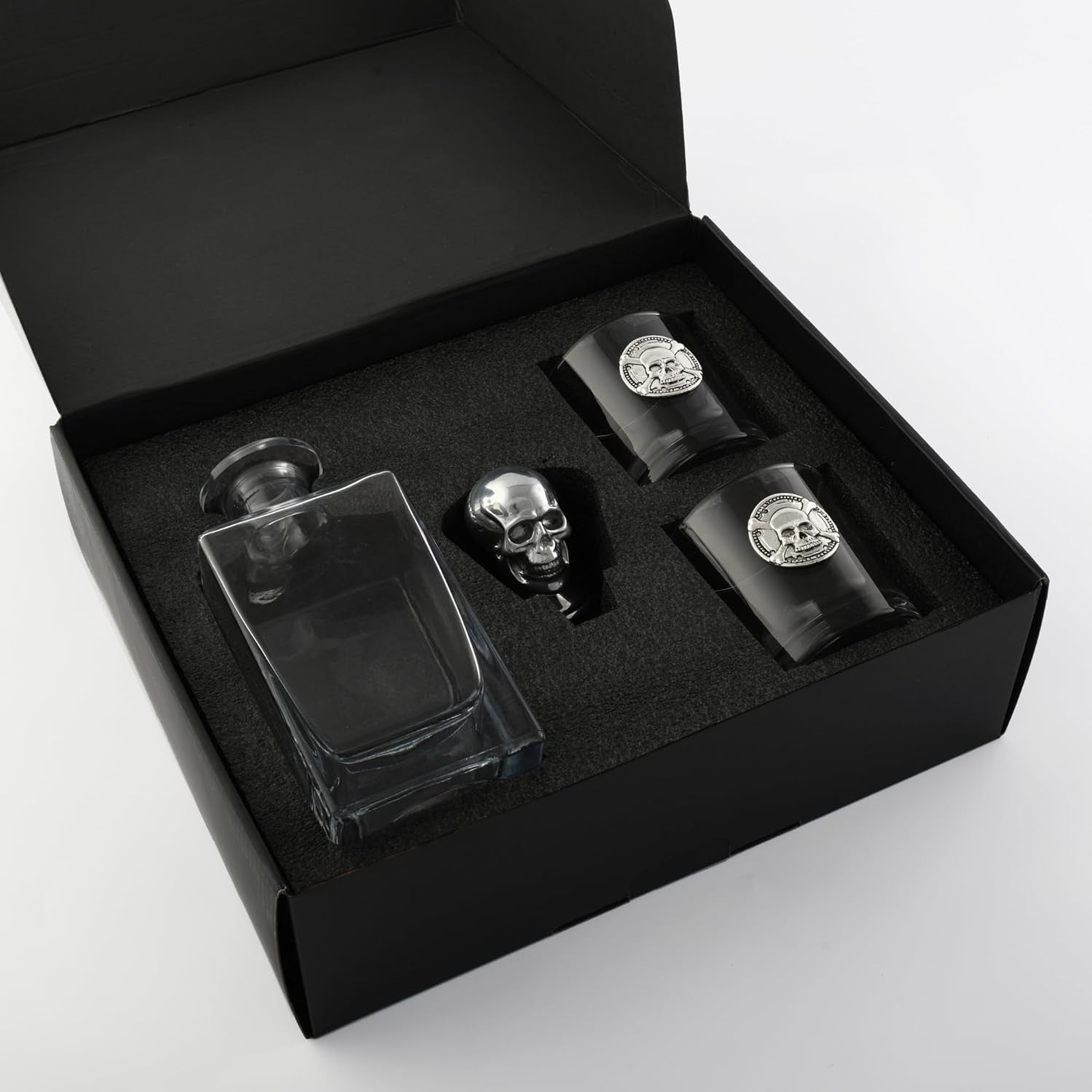 Luxury Skull Decanter Set 750ml with Skull Whiskey Glasses | Gothic Bar Gift