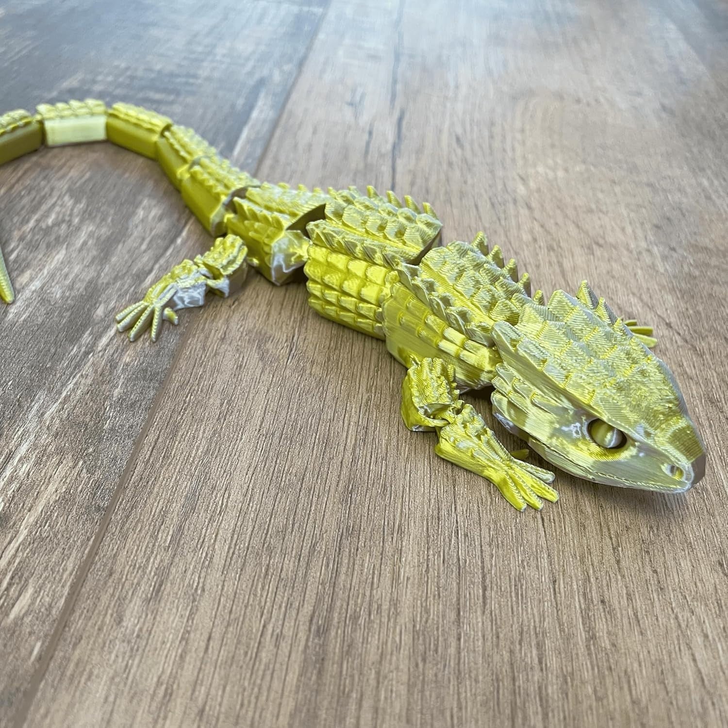 Golden Lizard Fidget Articulated Colour Changing Sensory Toy