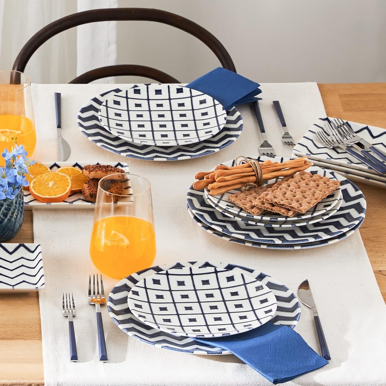 18 Piece Porcelain Breakfast Dinner Set Blue White Plates Cups Dishwasher Safe