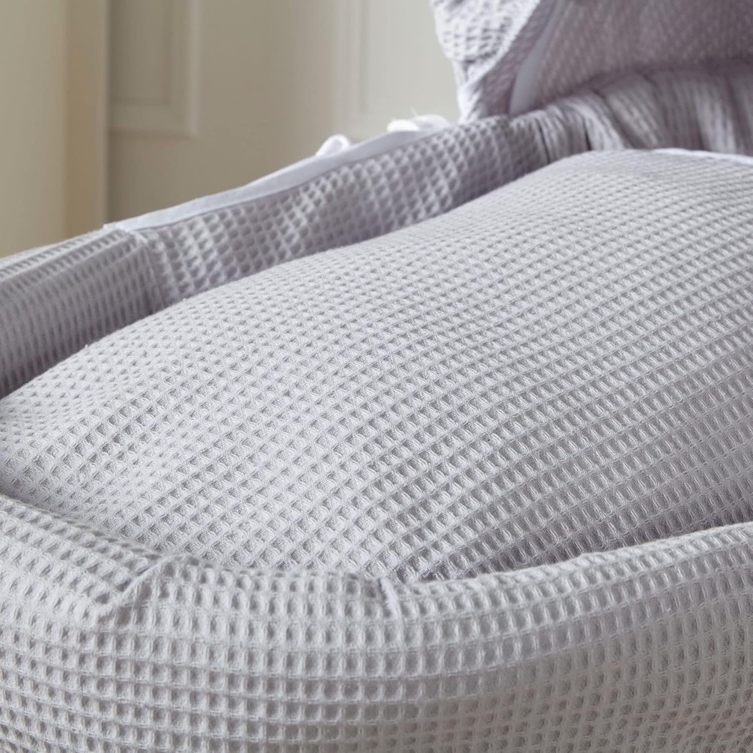 Grey Wicker Moses Basket with Rocking Stand & Mattress Baby Bed Crib Sleeper