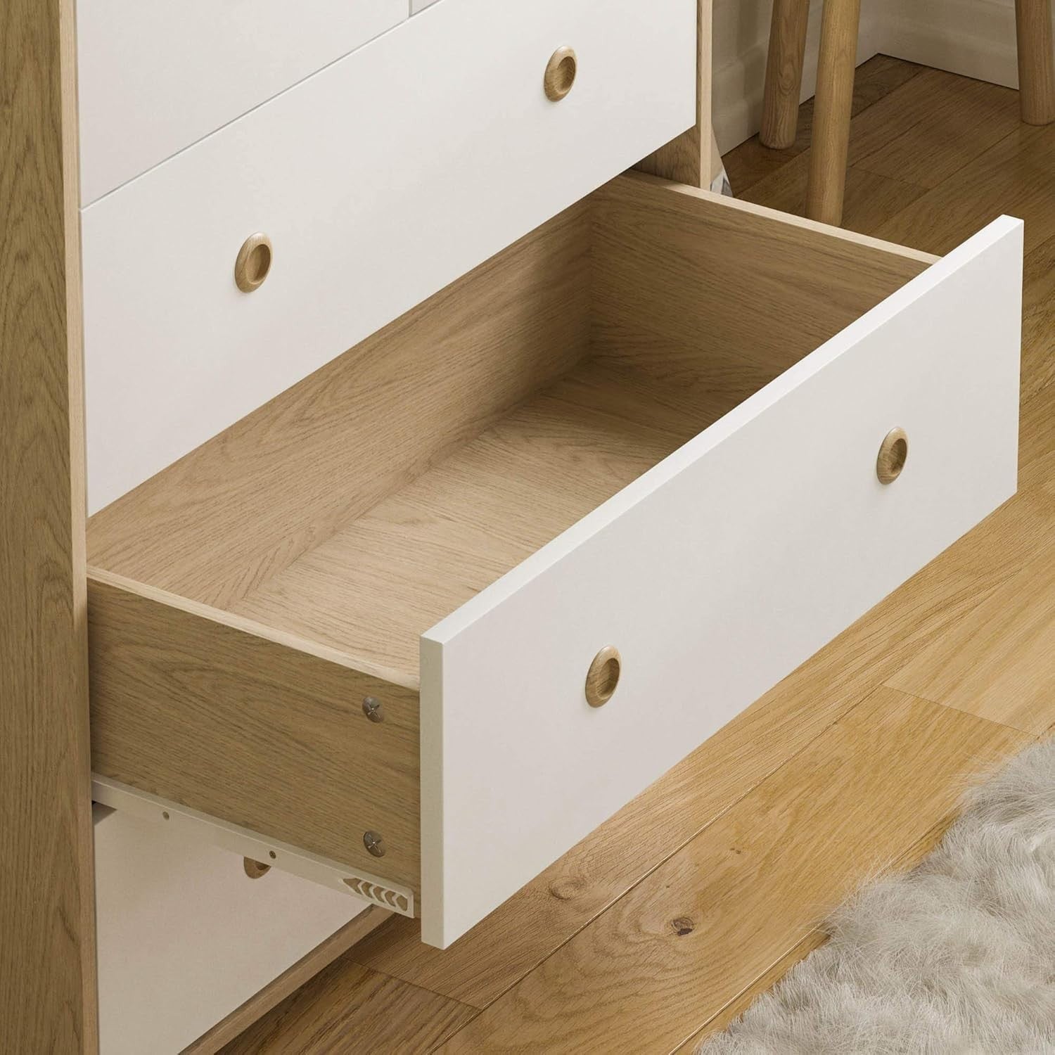 Modern Kids 5-Drawer Chest with Oak Handles – Compact Bedroom Storage