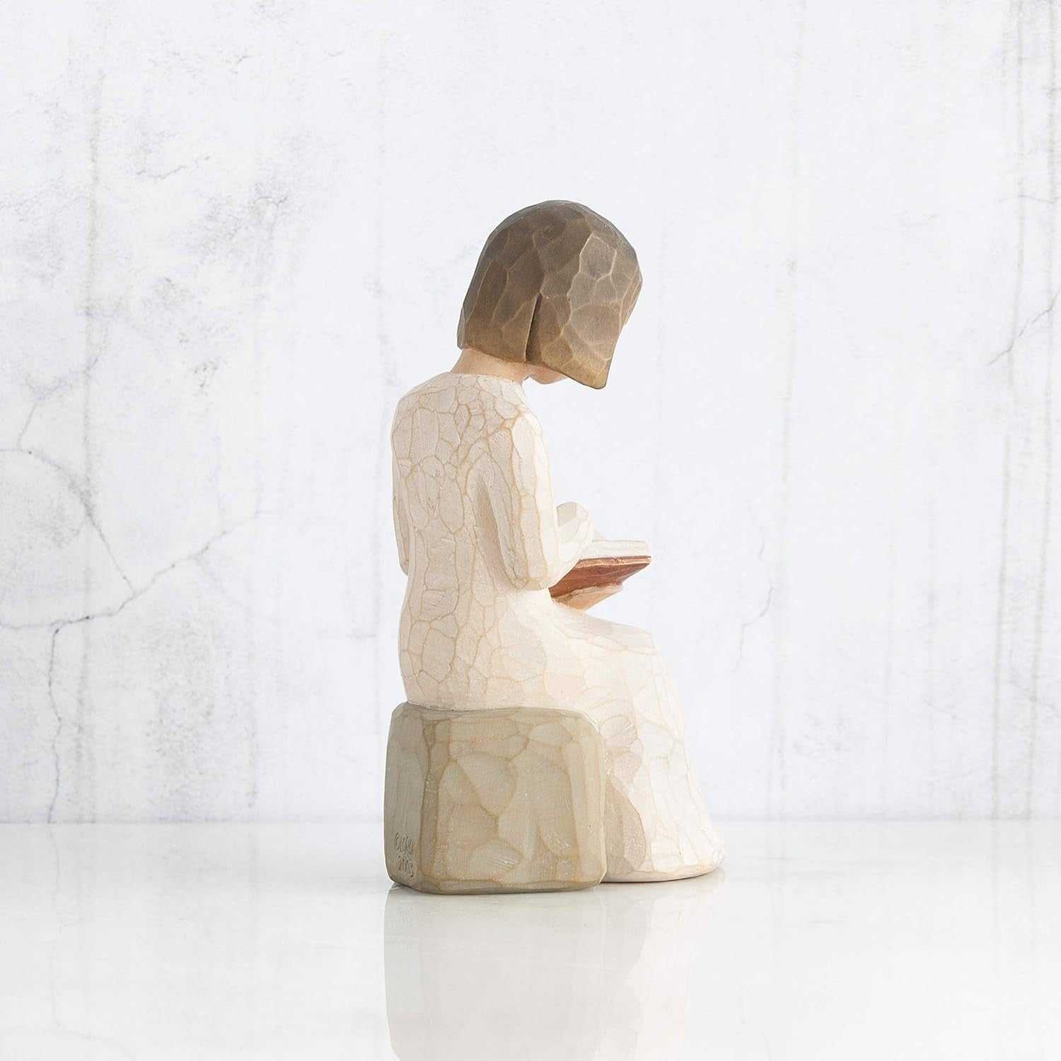 Wisdom Figurine Reading Woman 11cm Hand-Painted Resin Gift Ornament Decor