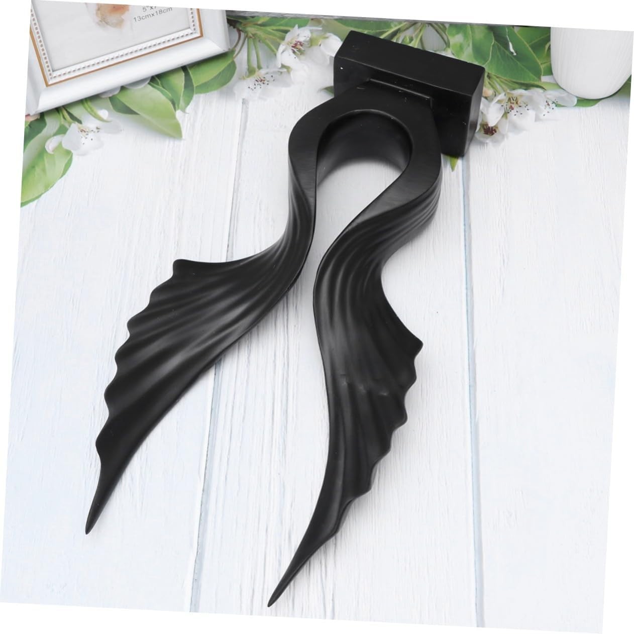 Black Angel Wing Resin Sculpture Modern Ornament for Home Table Shelf Decor