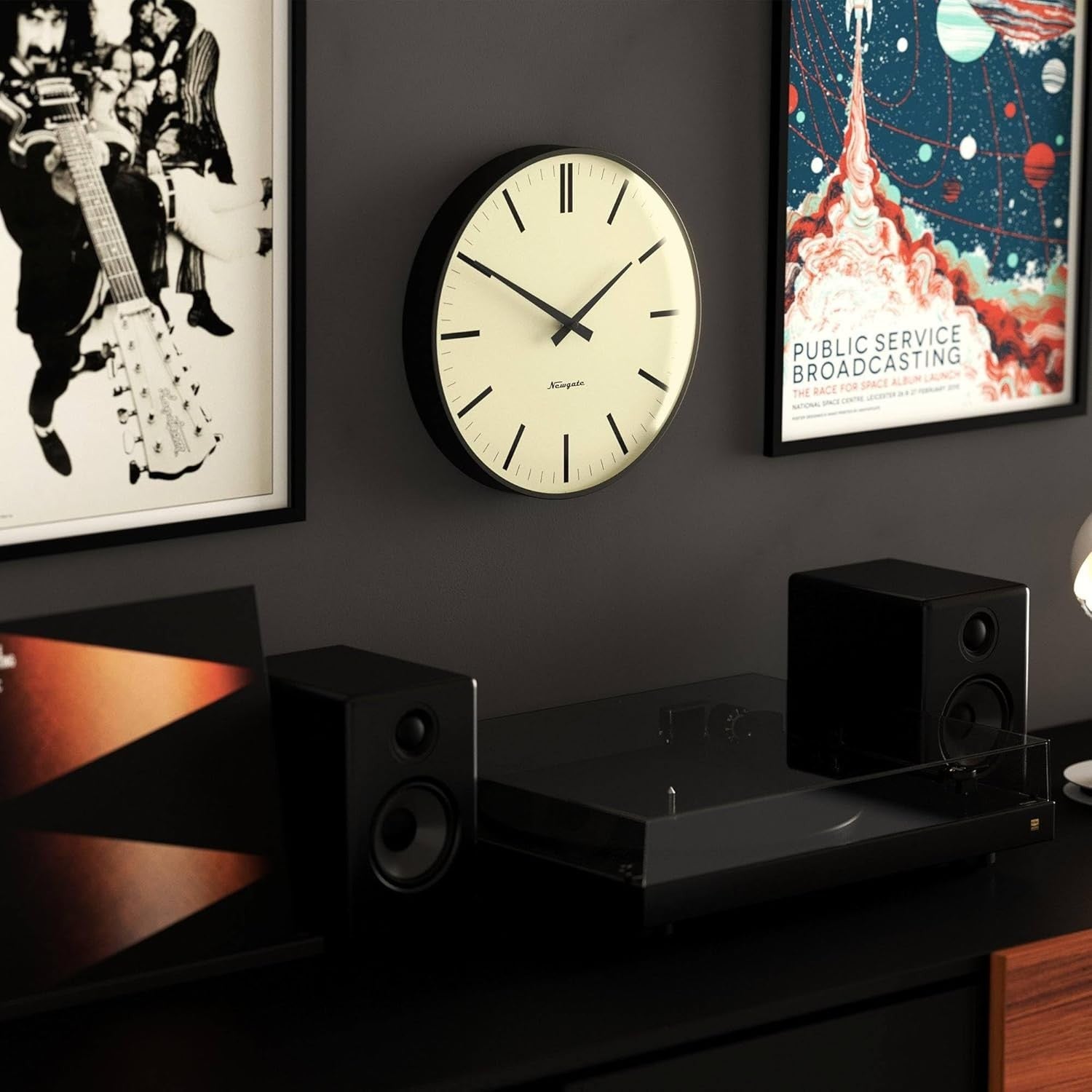 Retro Wall Clock Silent Non-Ticking 33cm Metal Frame Domed Glass Black