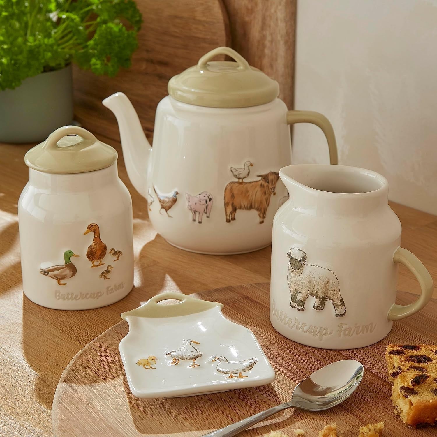 Ceramic Teapot Large Tea Pot Buttercup Farm Hot Drink Server White