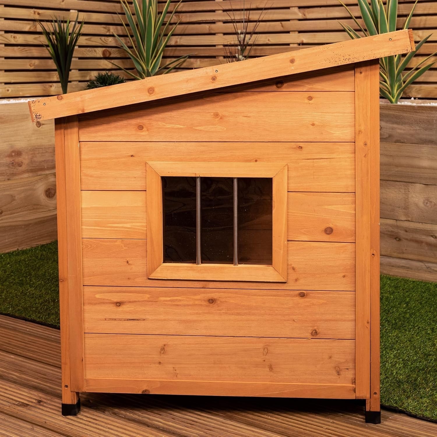 Large Wooden Outdoor Dog House Kennel with Window, Insulated PVC Door 82x116cm