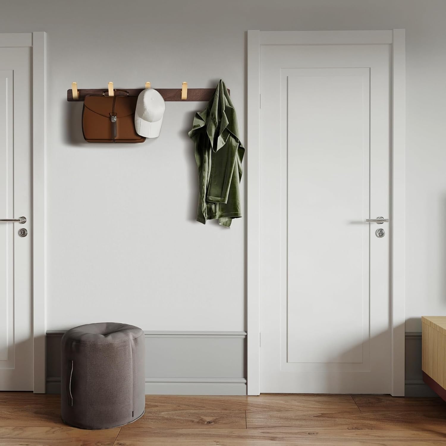 SARIHOSY 5-Hook Wall-Mounted Coat Hooks with Gold Zinc Alloy Coat Hook Walnut