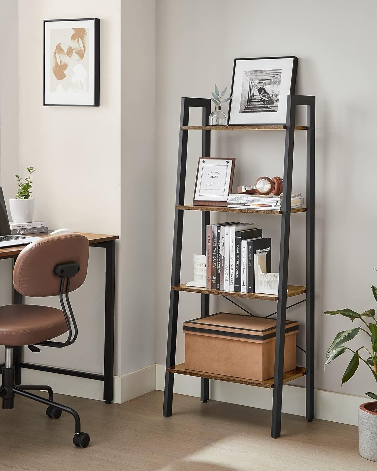 4-Tier Rustic Industrial Ladder Shelf – Brown Wood Display & Storage Unit