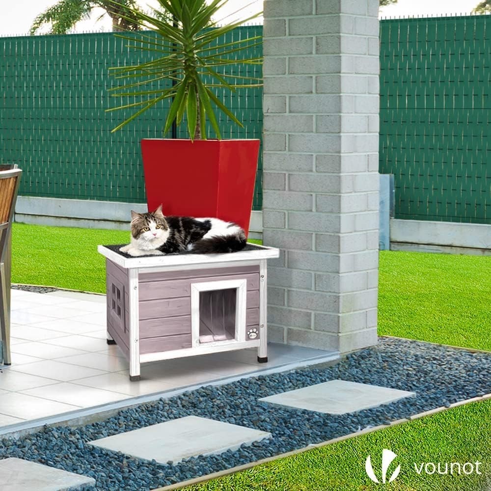 Outdoor Wooden Cat House with Plexiglass Window & Waterproof Roof 57x45x43cm