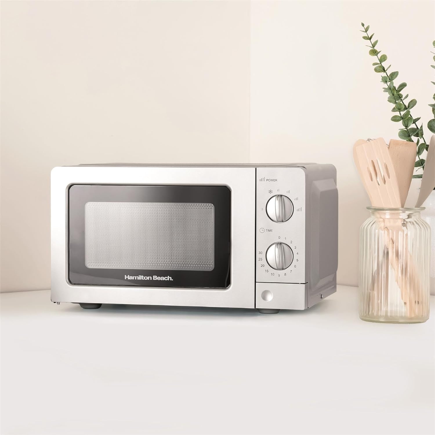 Hamilton Beach 20L Microwave 700W Silver, Manual Controls, 6 Power Levels