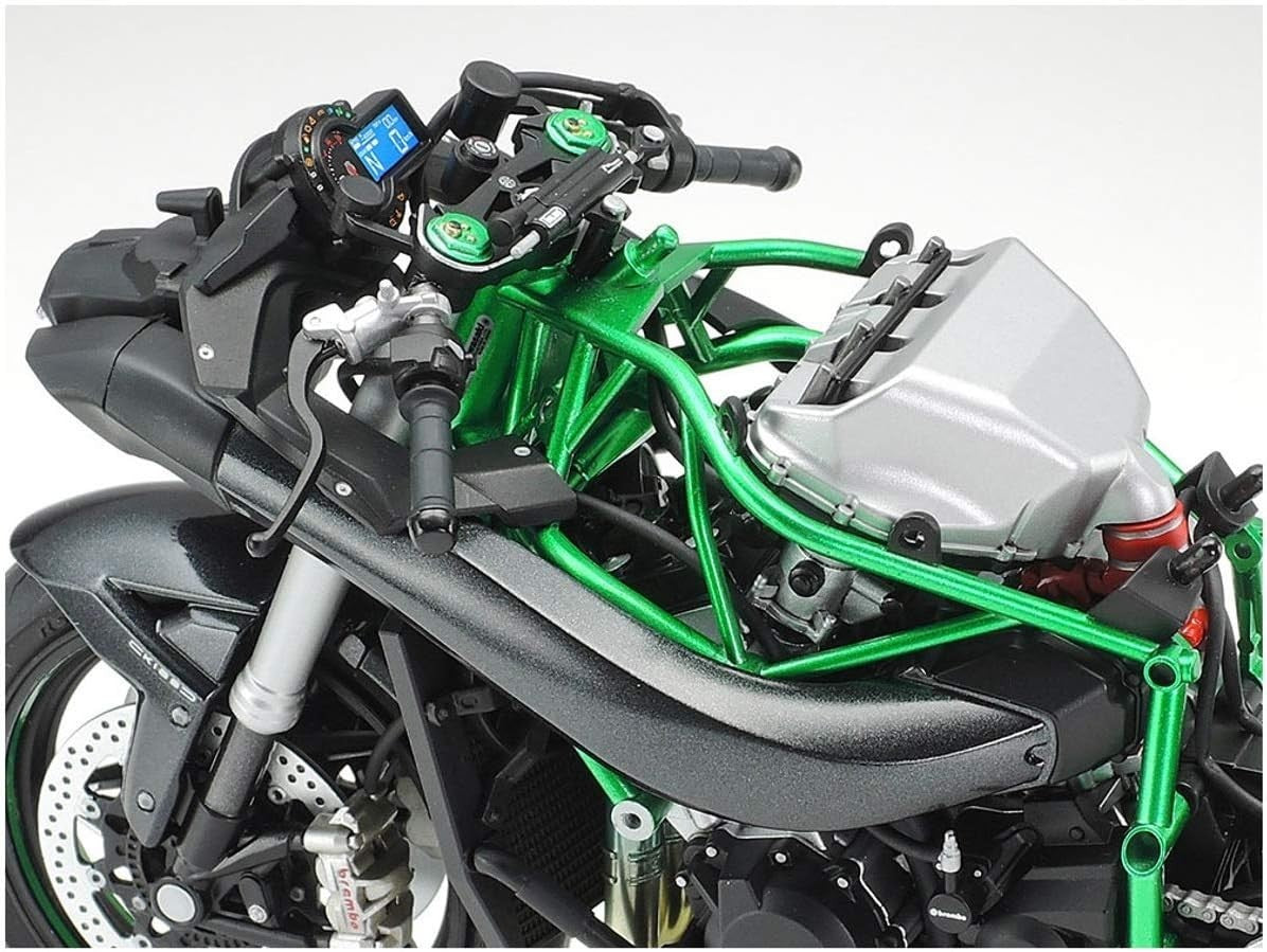 1:12 Scale Detailed Plastic Motorcycle Model Kit – Easy Assembly, Realistic Fini