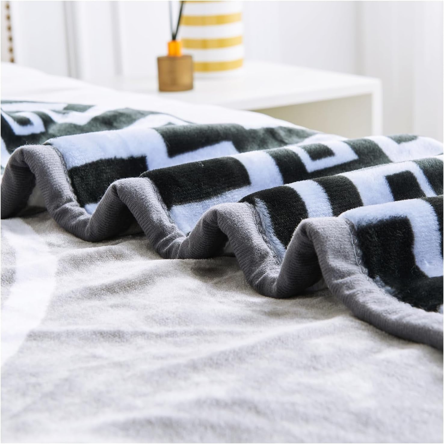 Apollo 4kg Sherpa Weighted Blanket 200x240cm King Size Bed Throw