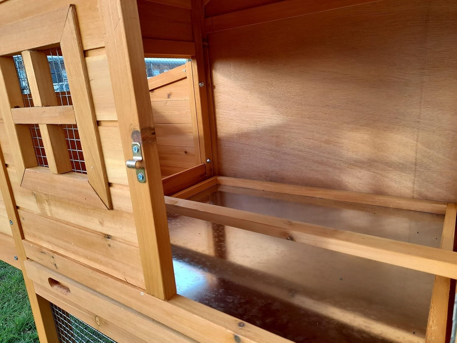 Compact Wooden Chicken Coop with Run Pull Out Tray