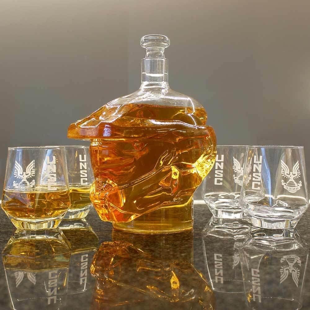 Helmet Style Whiskey Decanter Set with 4 Glasses 1.6L Gaming Bar Gift