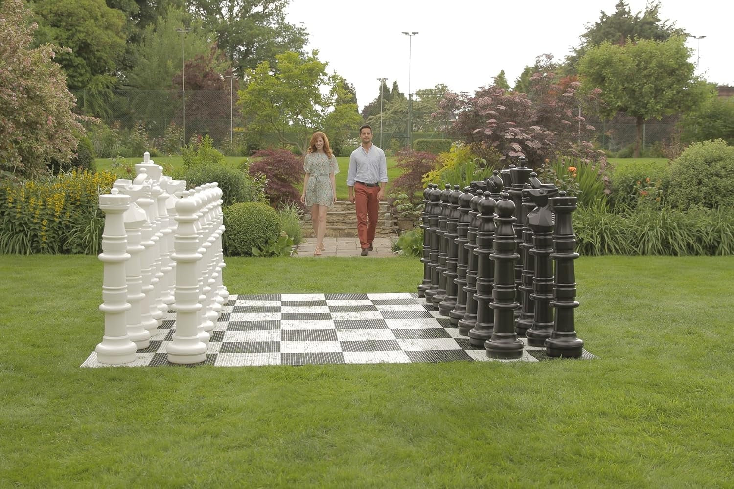 Giant 120cm Outdoor Chess Set | Jumbo Garden Pieces | Black & White Plastic