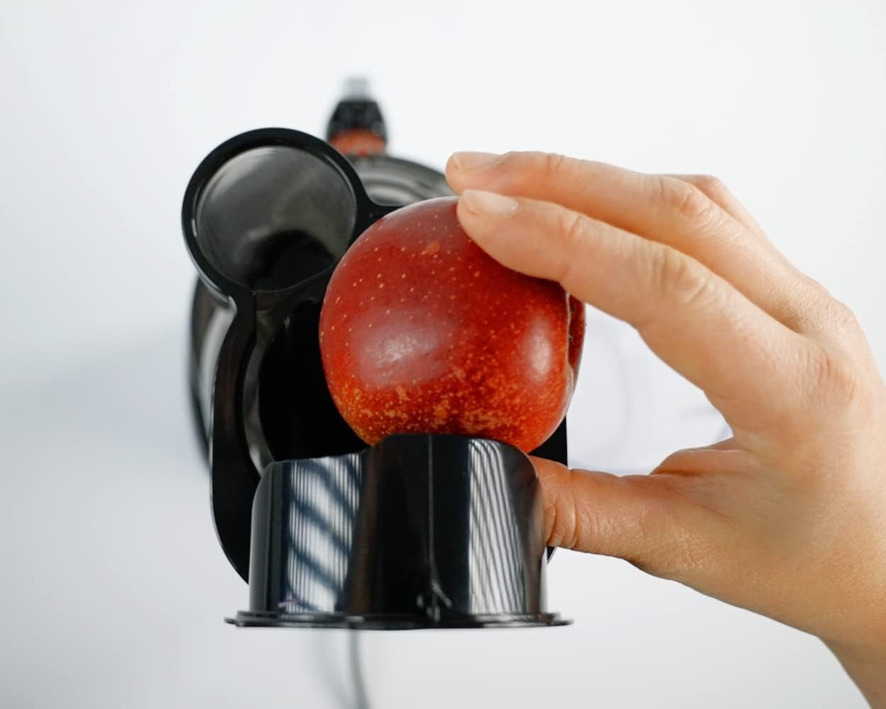 Cold Press Slow Juicer Auto Cutting Dual Feed Chute High Yield Quiet